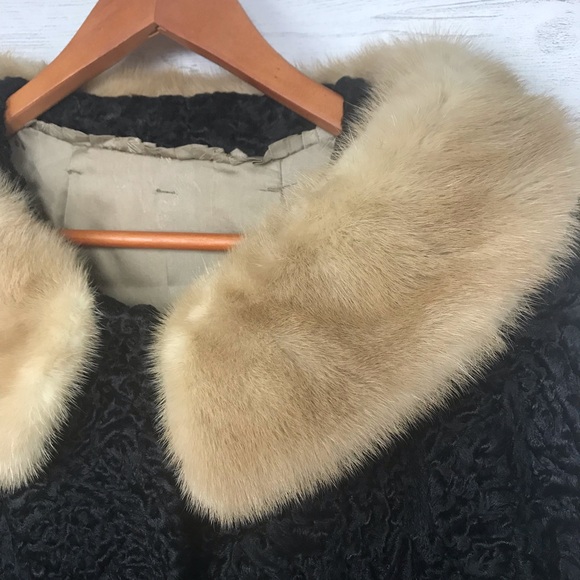 VINTAGE Persian Lambswool Coat with Mink Collar - Picture 8 of 8